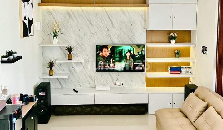 Villa House Hook Fully Furnished With Private Pool in Junrejo, Batu City 2