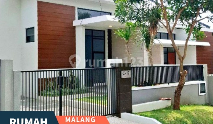 Minimalist Modern House in Sawojajar, Kedungkandang, Malang