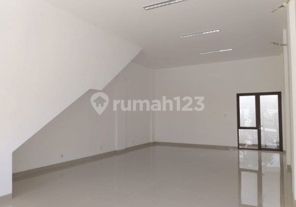 Ready-to-Use Shophouse at The Boulevard in Citra Garden City, Kedungkandang, Malang 2