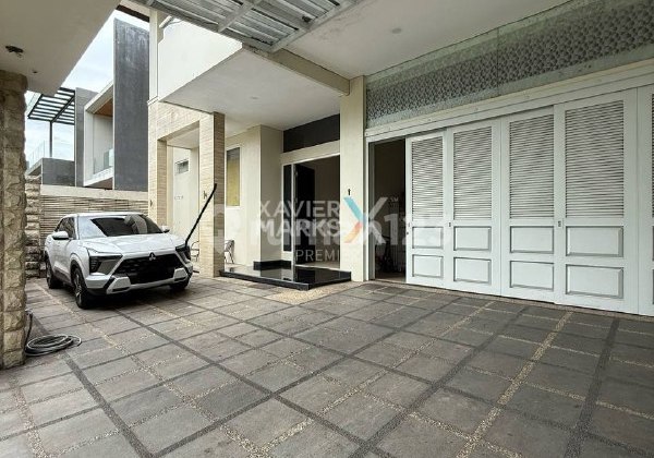 Rumah Mewah Full Furnish Di Boulevard Cluster Golf, Kota Araya Malang  2