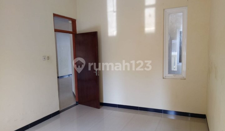 House in Good Condition, Ready to Occupy on Jl. Logam-Logam Sulfat, Blimbing, Malang 2
