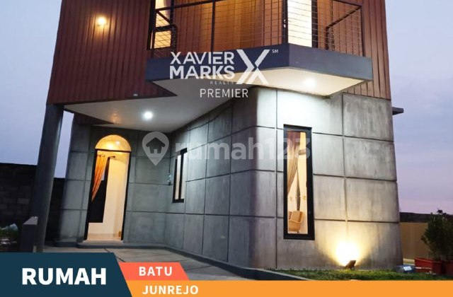 Rumah Villa Full Furnish Desain Modern di Junrejo, Kota Batu