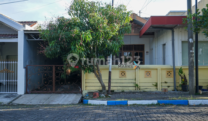 Dijual Rumah Klasik Terawat di Pbi Araya Malang