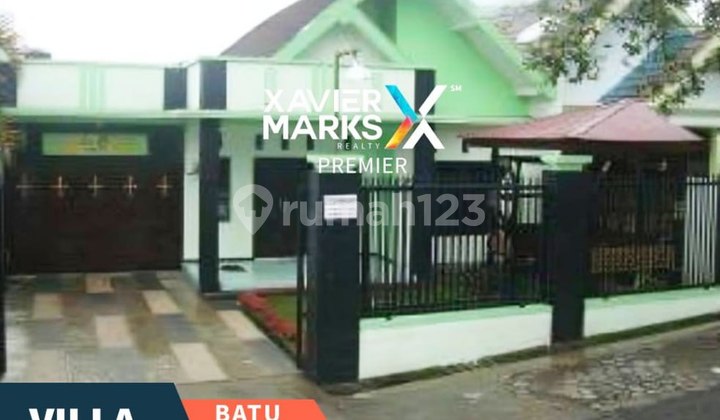 Active Minimalist Villa in the City Center at Abdul Gani Atas, Batu