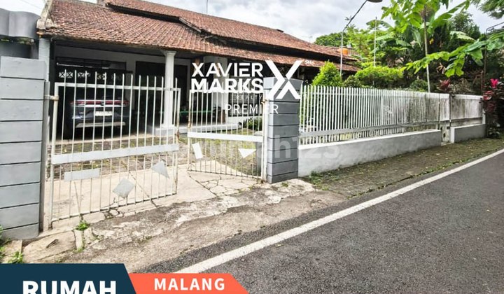 Rumah Klasik Strategis di Jalan Buah- Buah Bareng Klojen Malang Rumah Klasik Strategis di Jalan Buah- Buah Bareng Klojen Malang