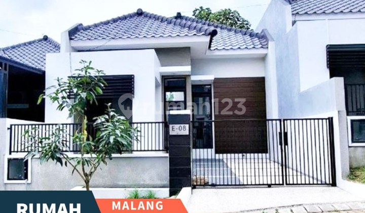 Modern Minimalist House in Sawojajar Kedungkandang Malang