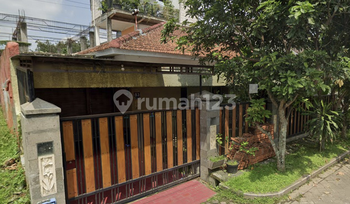 FOR SALE CLASSIC HOUSE ON TELUK-TELUK STREET NEAR ARAYA FOR SALE CLASSIC HOUSE ON TELUK-TELUK STREET NEAR ARAYA