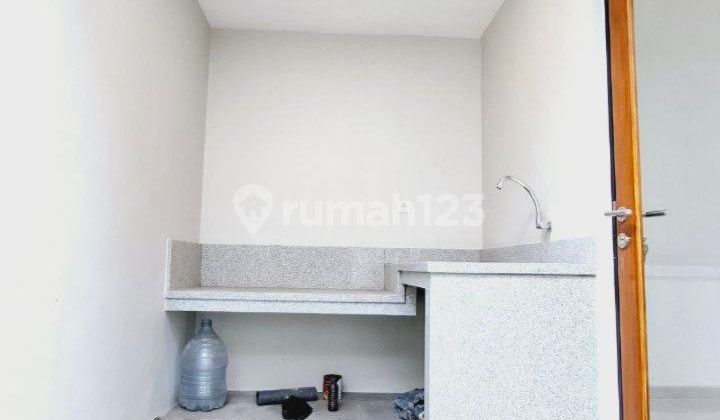 Rumah Modern Dekat Exit Tol di Riverfront Malang 