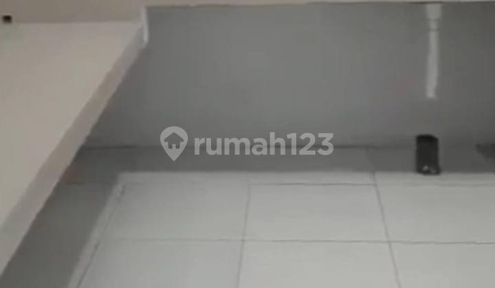 Well-Maintained House Near Gadang Terminal in Arjowinangun Malang 2