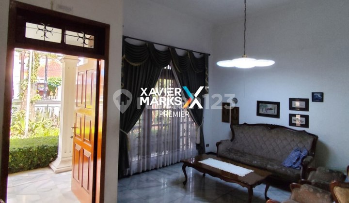 Rumah Klasik 2 Lantai Dekat Kampus di Jl Jombang Malang 2