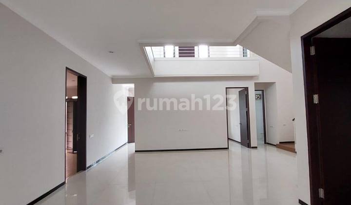 Rumah Semi Furnish Modern di Nieuw Indie Araya Malang 2