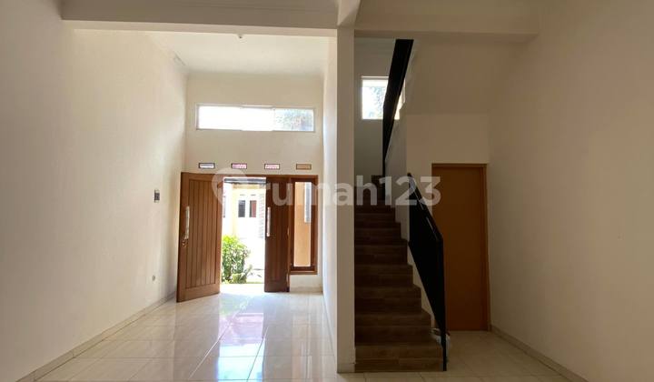 Rumah 2 Lantai Modern Minimalis di Tunggulwulung Malang  2