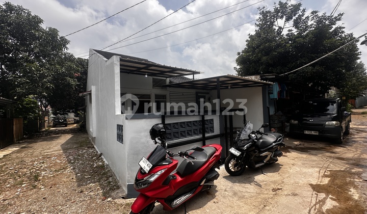 Ready-to-Occupy House in Pondok Petir Depok, Certified SHM On Hand 2