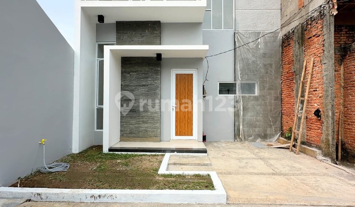 Rumah 2 Lantai Ready Stock di Pamulang Dekat Gerbang Tol