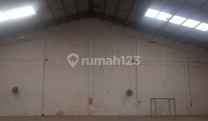 Warehouse in Jatake 870m2 Suitable for Food Storage Affordable Inventory