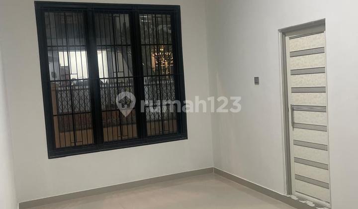 Good SHM House in Pondok Gede 2 Floors 4 Bedrooms South Facing 3 Garages 2