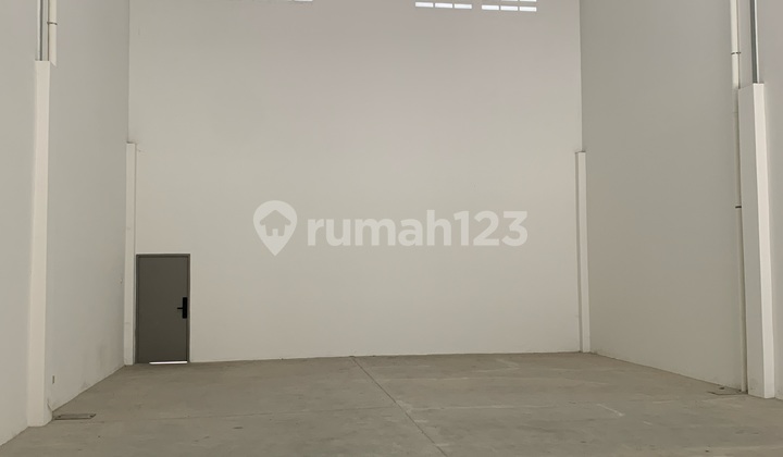 Duta Indah Starhub 90m2 Warehouse Suitable for Food Storage Inventory