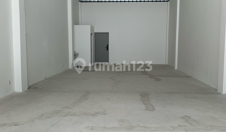 Duta Indah Starhub 90m2 Warehouse Suitable for Food Storage Inventory