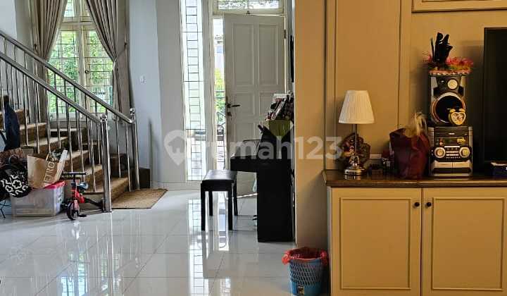 Luxury House Puri Indah Hook Land Area 300m2 Building Area 420m2 4 Bedrooms SHM 2 Floors Good Luxury House Puri Indah Hook Land Area 300m2 Building Area 420m2 4 Bedrooms SHM 2 Floors Good