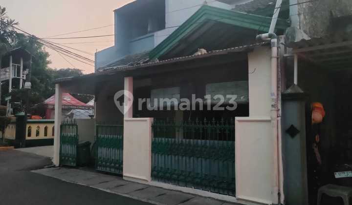 Rumah Posisi Hook di Pinang Ranti Jaktim Rumah Posisi Hook di Pinang Ranti Jaktim