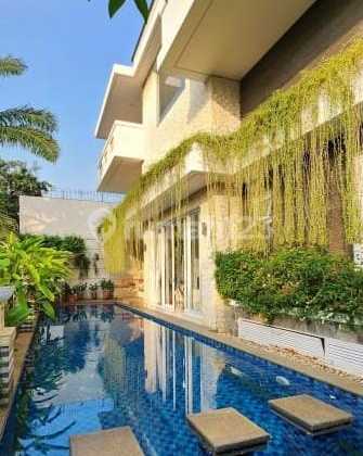 Rumah Mewah Ada Kolam Renang di Citra Gran Cibubur 2