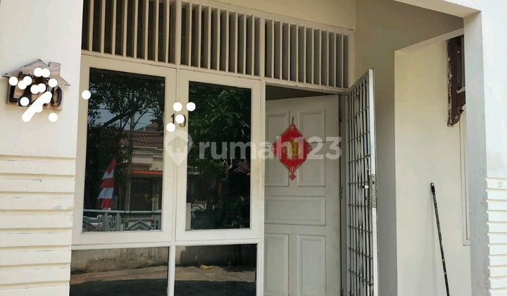 Rumah Strategis di Vila Melati Mas