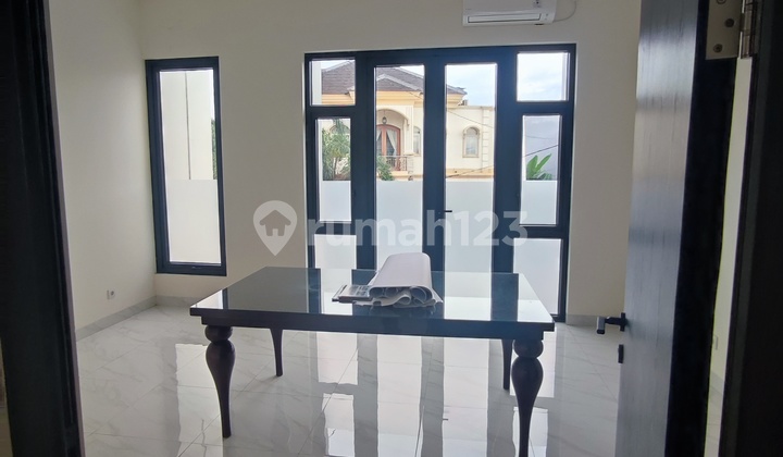 Rumah Disewakan Lokasi Di Depan Jalan Raya Villa Melati Mas Rumah Disewakan Lokasi Di Depan Jalan Raya Villa Melati Mas