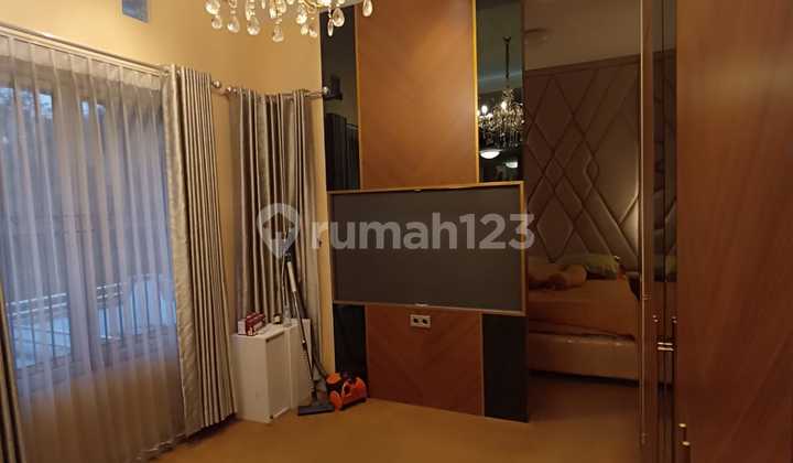 Rumah Dijual Dengan Design Modern 2 Lantai Di Villa Melati Mas