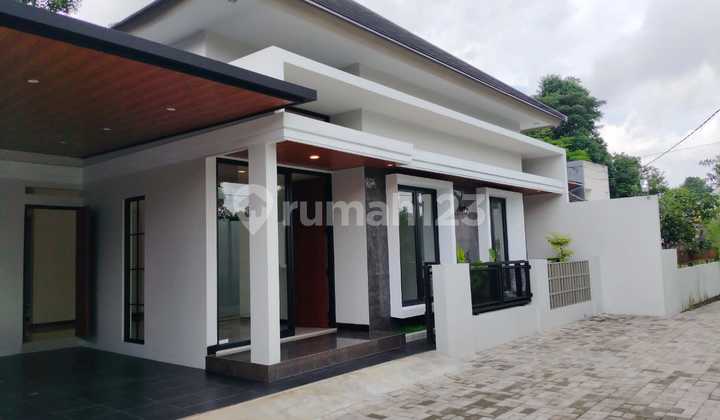Sell Cheap House in Strategic Location in Sleman