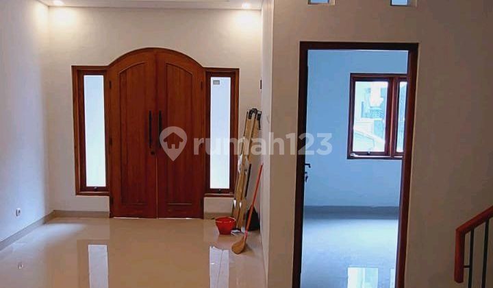 For Sale Move-in Ready House in a Highly Strategic Location 2