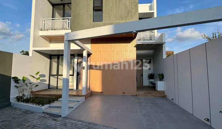 Dijualrumah Lantai Dua Cocok untuk Investasi