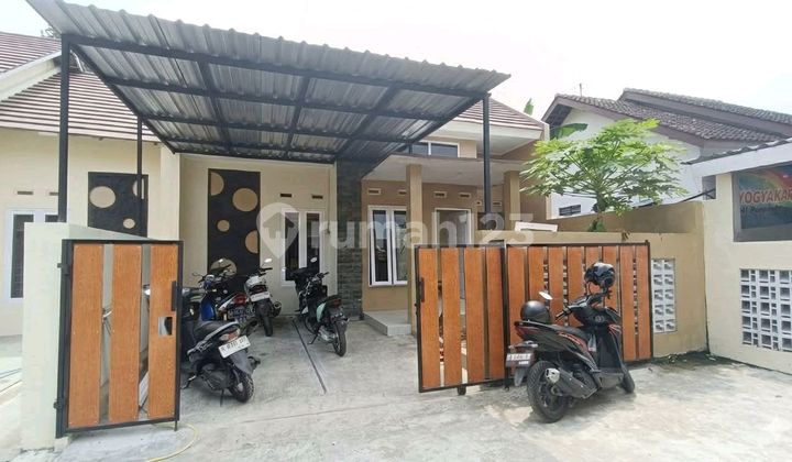 For Sale Beautiful House Ready to Live In Highly Strategic Location