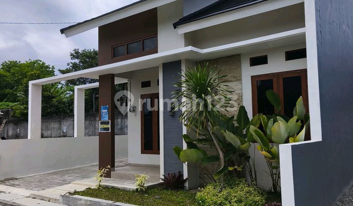 House for Sale, Ready to Occupy, Location Near Adi Sucipto Airport