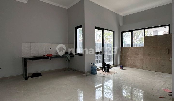 Dijual Rumah Mewah Lokasi Sangat Strategis  2