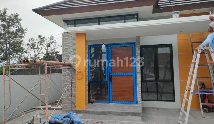 For Sale Beautiful House Very Strategic Location