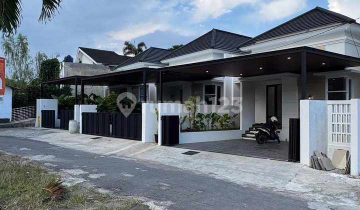 Dijual Rumah Cantik Siap Huni Lokasi Strategis Dijual Rumah Cantik Siap Huni Lokasi Strategis