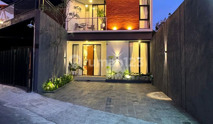 Dijual Rumah Lantai Dua Lokasi Dekat Kampus Uii