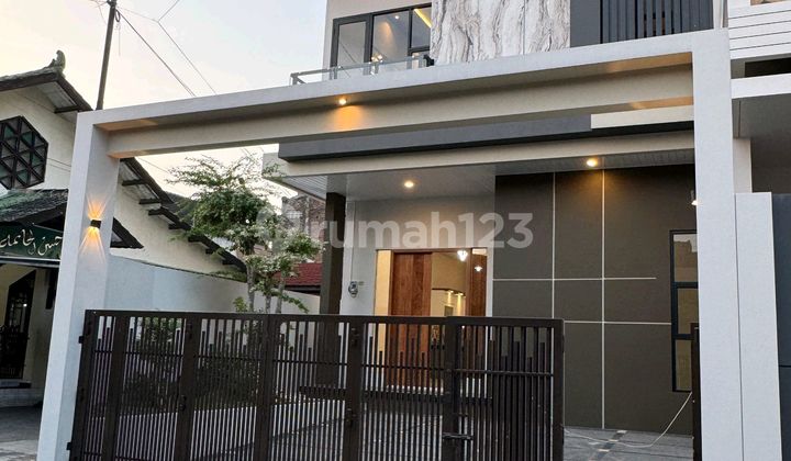 For Sale Two-Story Luxury House in a Very Strategic Location 2