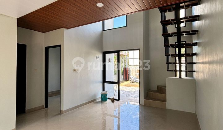 Dijual Rumah Mewah Lokasi Sangat Strategis 2