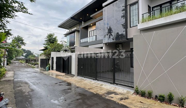 Dijual Rumah Mewah Lokasi Sangat Strategis 2