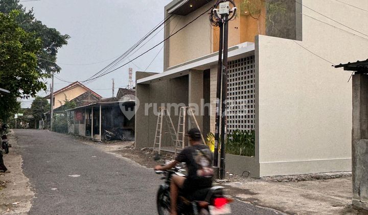 Dijual Rumah Mewah Lantai Dua Lokasi Sangat Strategis  2