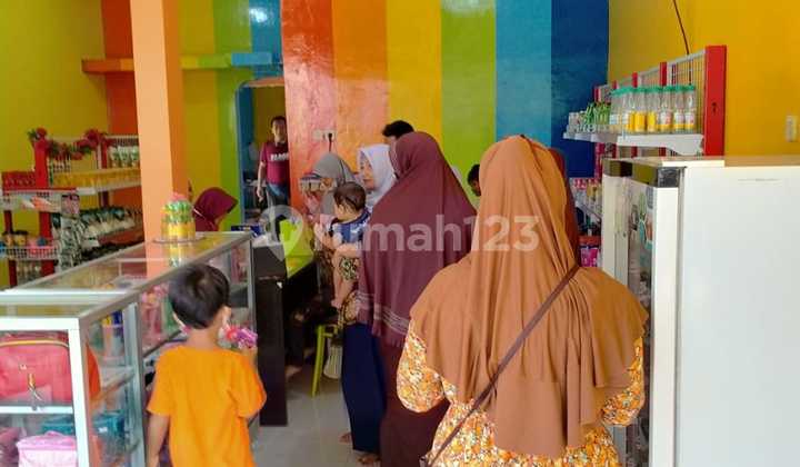 Ruko Sekaligus Rumah Dekat Kampus, Pusat Perbelanjaan, Rs 1