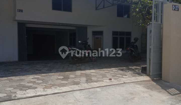 Disewakan Gudang sekaligus kantor dengan Lima kamar Mandi  2