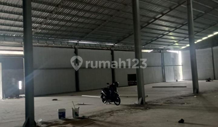 New Warehouse Also Serving as an Office with 7 Bathrooms 2