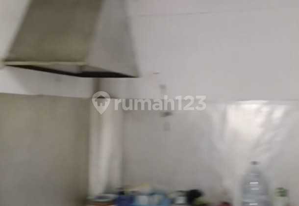 For Rent 3-Story Shop House in Sinduadi Business Area, Mlati, Sleman, Yogyakarta 2