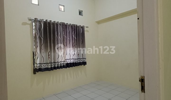 FOR SALE: HOUSE IN A HOUSING ESTATE, STRATEGIC LOCATION NEAR CONDONGCATUR TERMINAL, COLOMBO MARKET, 10 MINUTES TO JIH HOSPITAL.