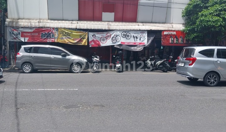 Dijual Ruko 2 Lantai Lokasi Pinggir Jalan Cocok untuk Dealer