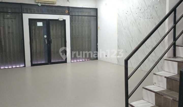 For Rent 3-Story Shop House in Caturtunggal Business Area, Depok Sleman 2