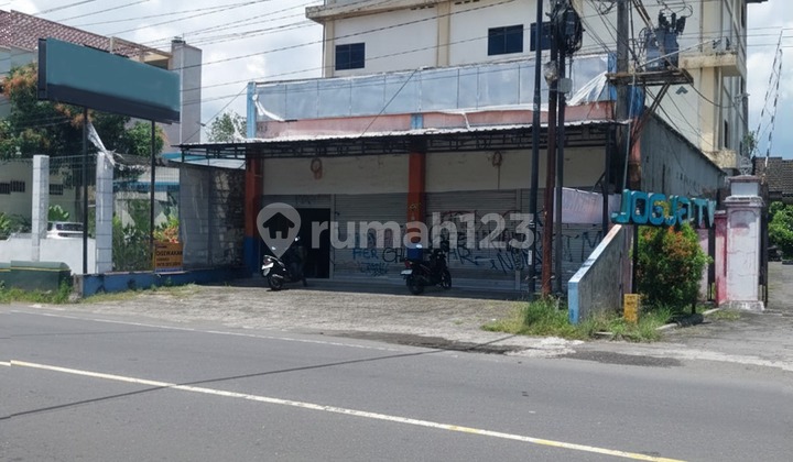 Disewakan Ruang Usaha Lokasi Strategis Berbah Sleman Jogja