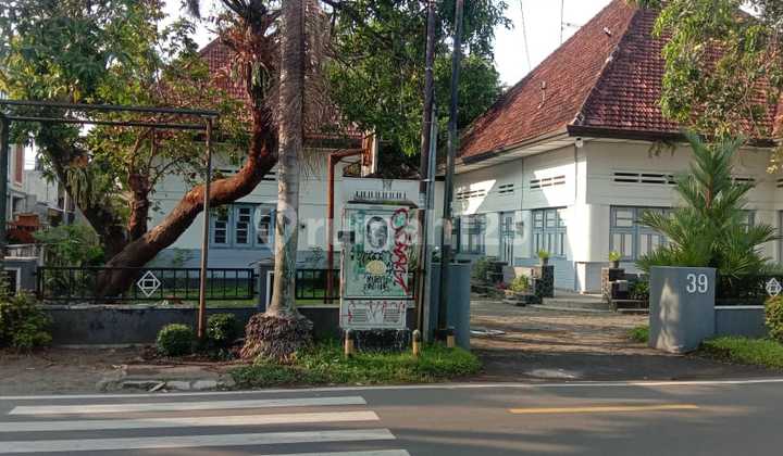 For Sale Classic House in Central Jogja City Suitable for Homestay 2